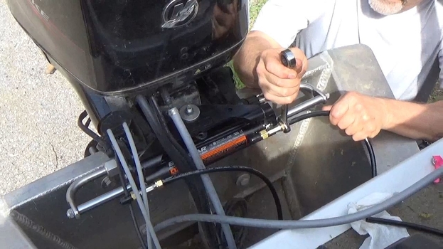Retrofitting Your Old Boat with Hydraulic Steering 